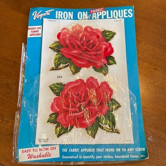 Vtg 1953 Vogart 2 large roses iron on fabric appliqués - Picture 1 of 6